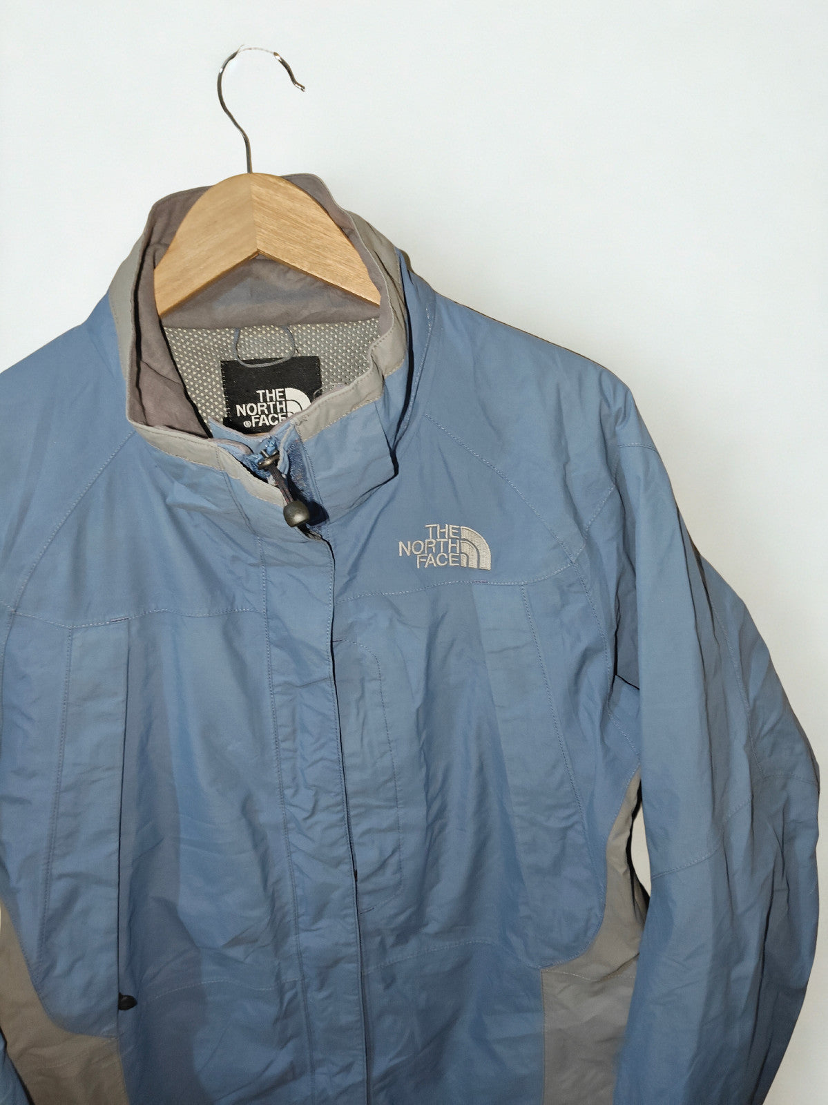 The North Face Women’s Large Blue &amp; Grey GORE-TEX Waterproof Outdoor Jacket