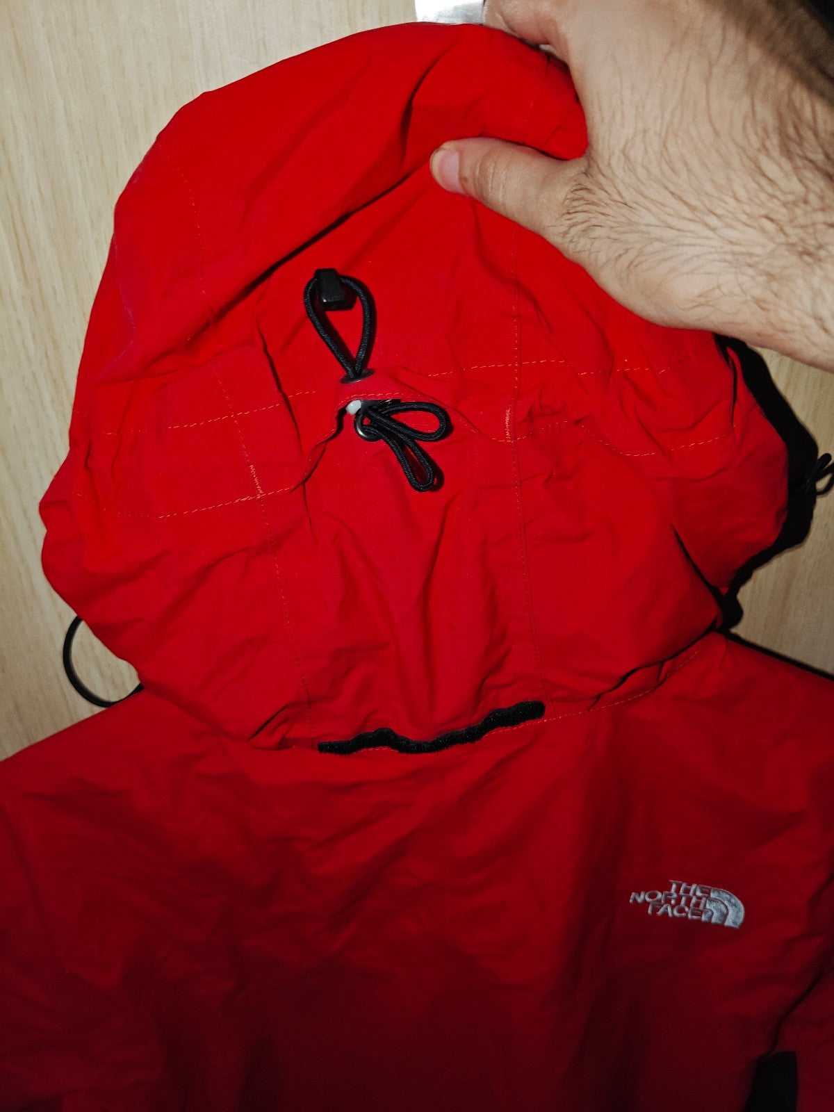 The North Face Men's HyVent Red &amp; Black Hooded Waterproof Jacket Size S