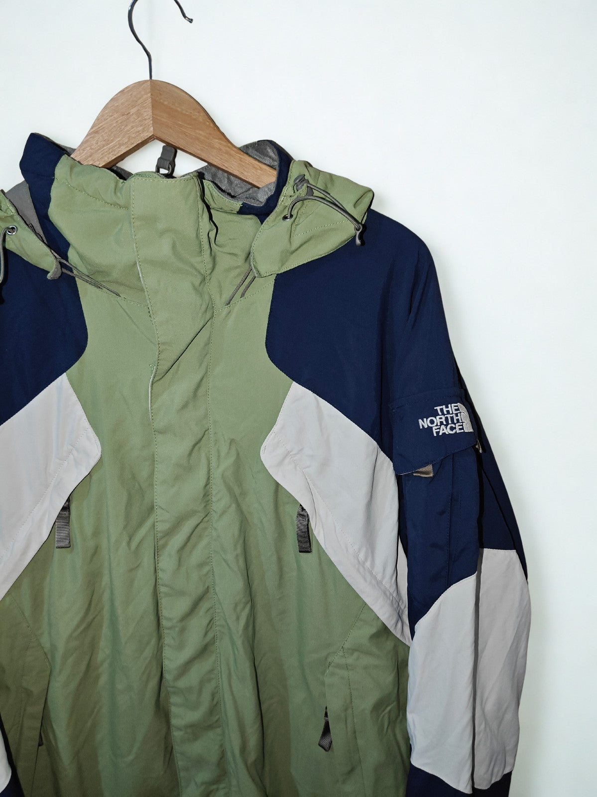 The North Face HyVent Hooded Jacket Men's Medium Green Blue Outdoor Jacket