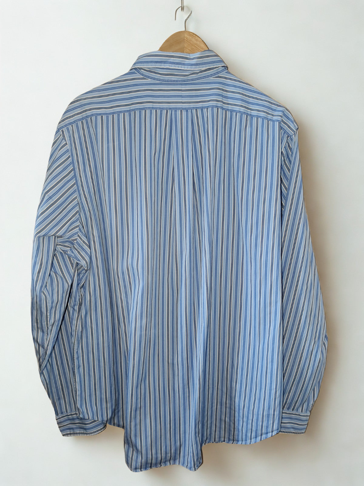 Ralph Lauren Classic Fit XL Men’s Striped Button-Down Shirt – Blue &amp; White