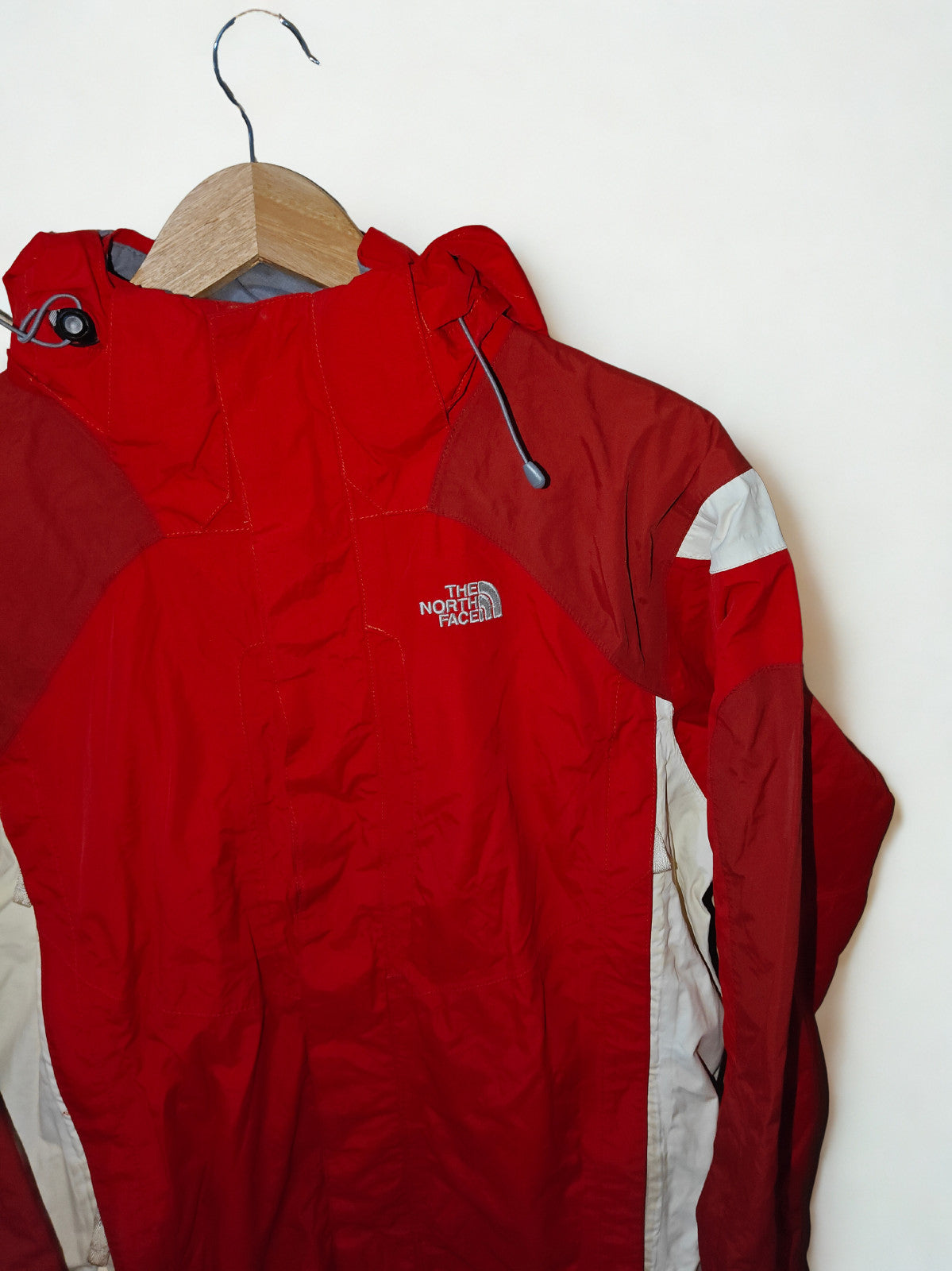 The North Face Women's HyVent Waterproof Jacket Red/White Hooded Size M
