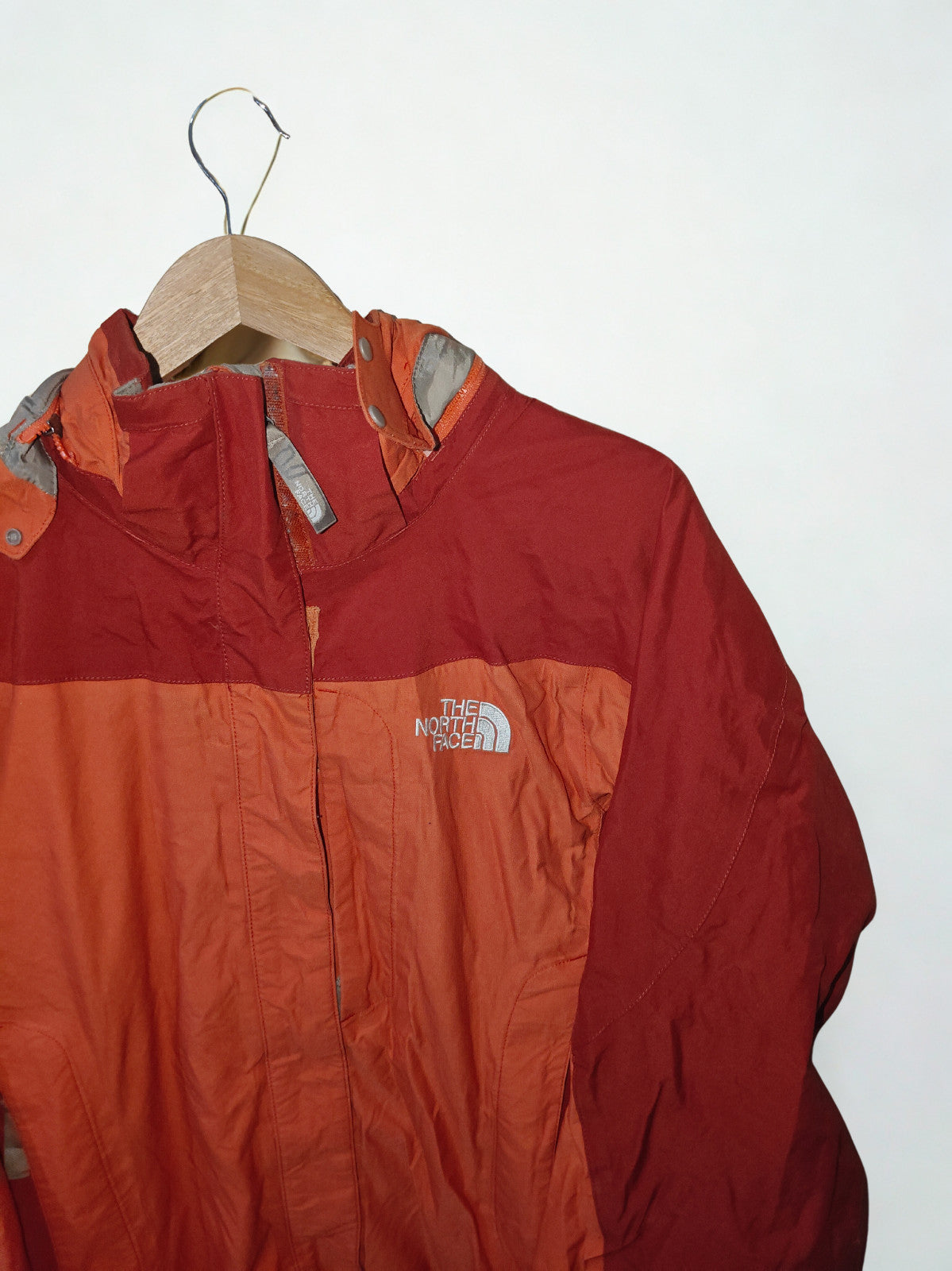 The North Face Women's L HyVent Waterproof Hooded Jacket Burnt Orange Rain Shell