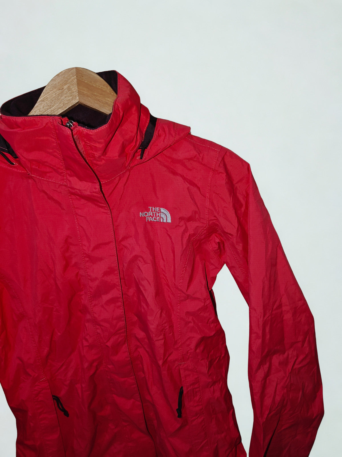 The North Face Women's XS Red HyVent Waterproof Rain Jacket Hooded Shell