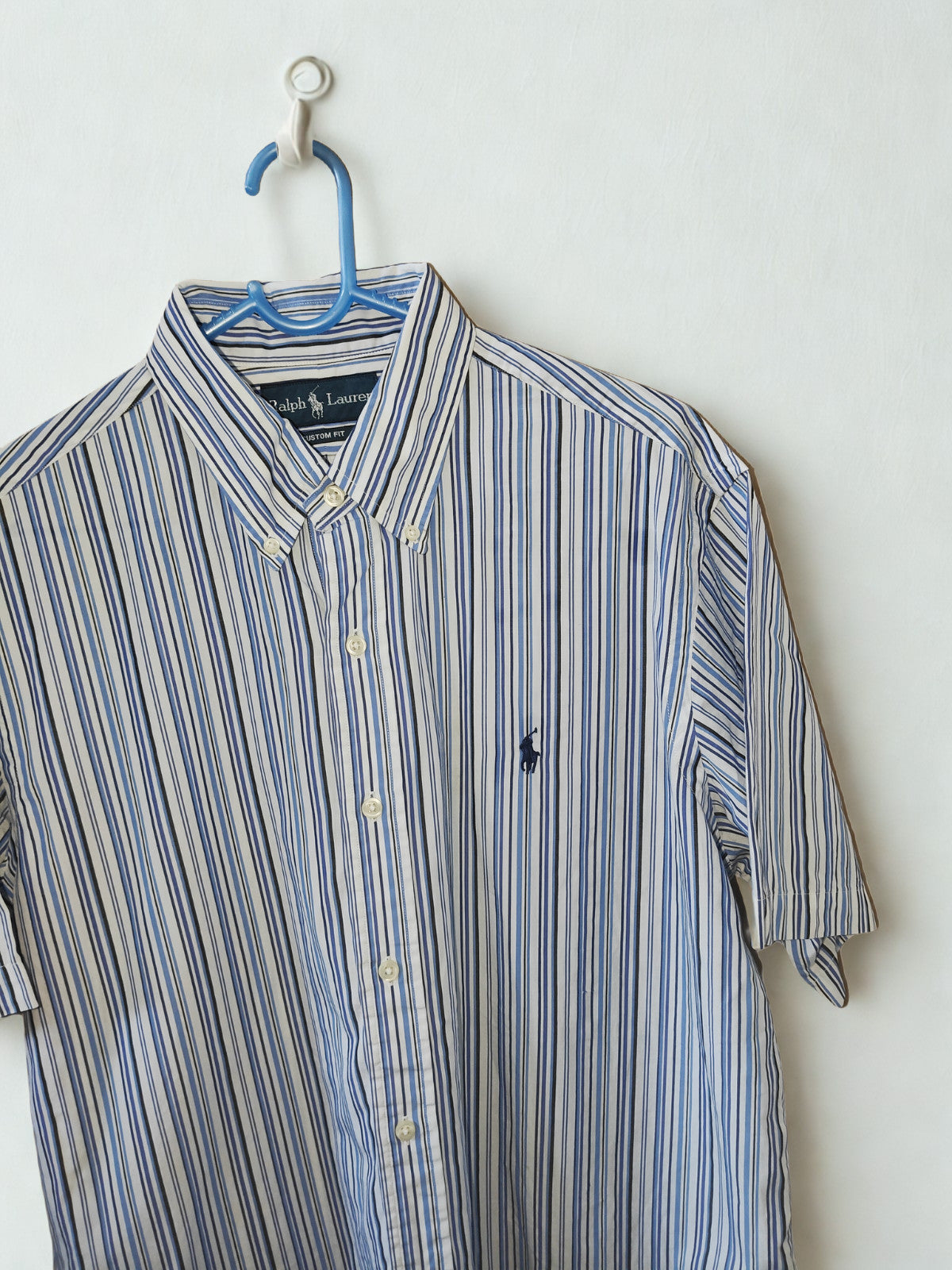 RALPH LAUREN CUSTOM FIT BLUE/WHITE MENS SS SHIRT SIZE LARGE.