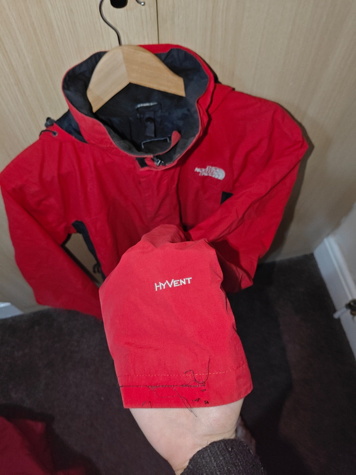 The North Face Men's HyVent Red &amp; Black Hooded Waterproof Jacket Size S